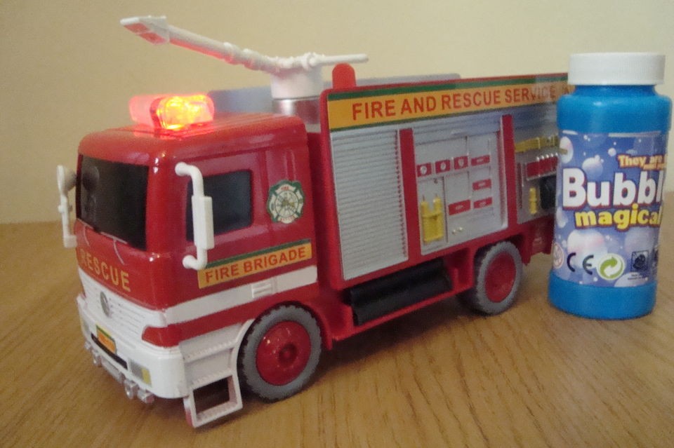 FIRE BRIGADE BUMP AND GO FLASHING SIRENS   BUBBLE FIRE ENGINE OoOoOoo