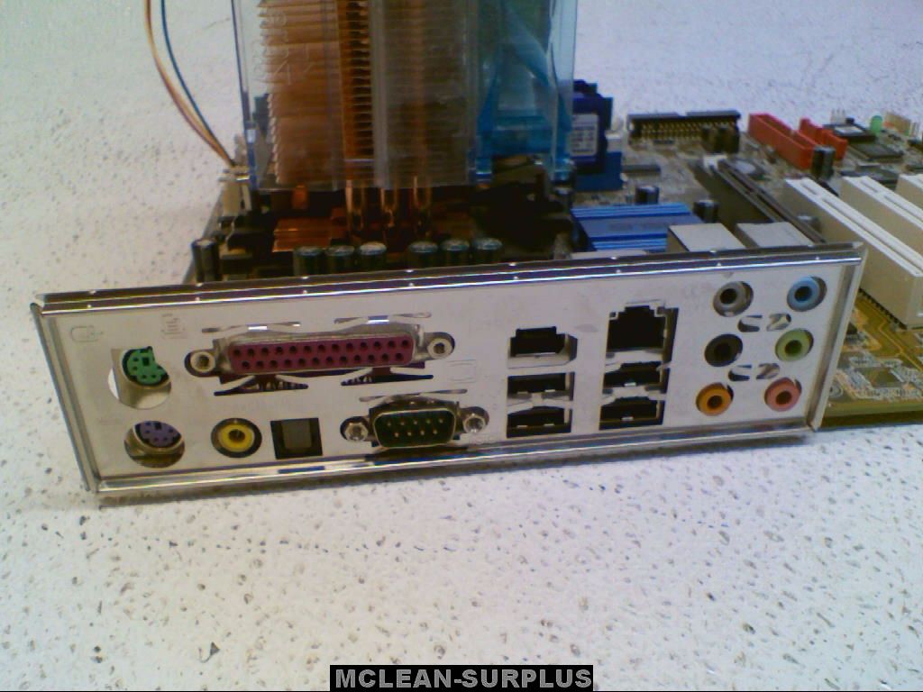 Asus A8V Deluxe Socket 939 ATX Motherboard with AMD 64 3200 1GB RAM 