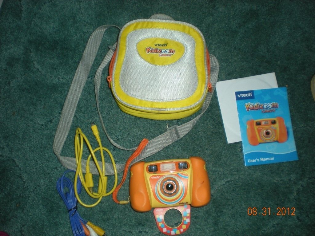 Vtech Kidizoom digital camera w case software and accessories