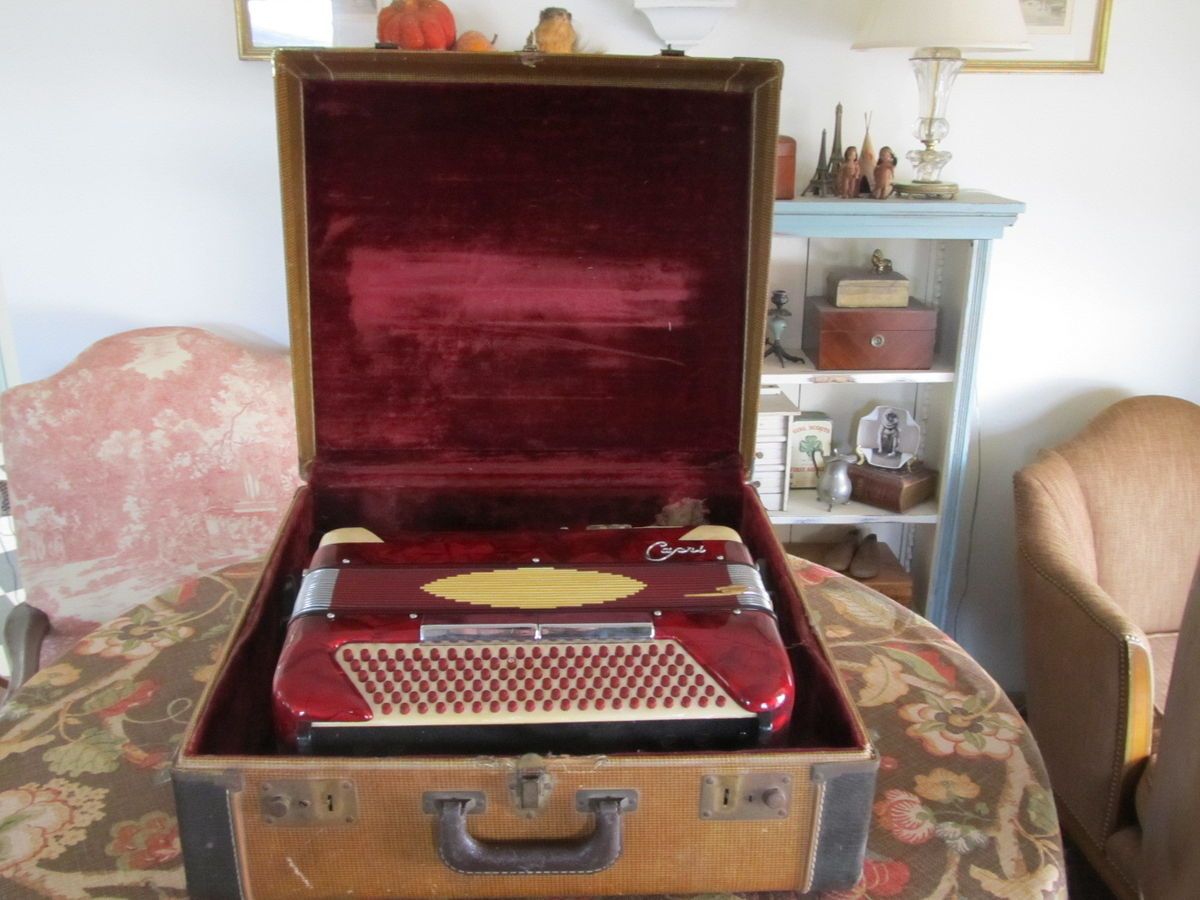 Vintage Red Cream Capri Accordian with Case