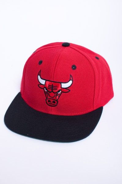 New Mens Adidas Chicago Bulls Red Basketball Ball Baseball Hat Cap 