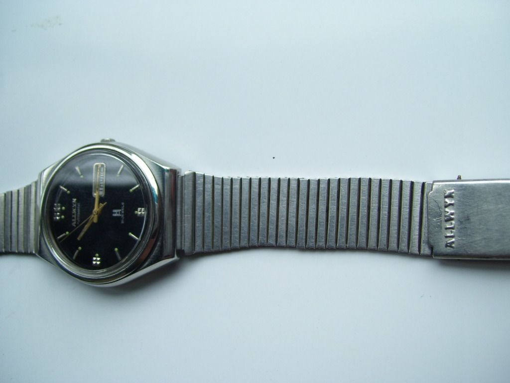 RARE Vintage Indian Allwyn Automatic Wrist Watch Black Dial Nice 