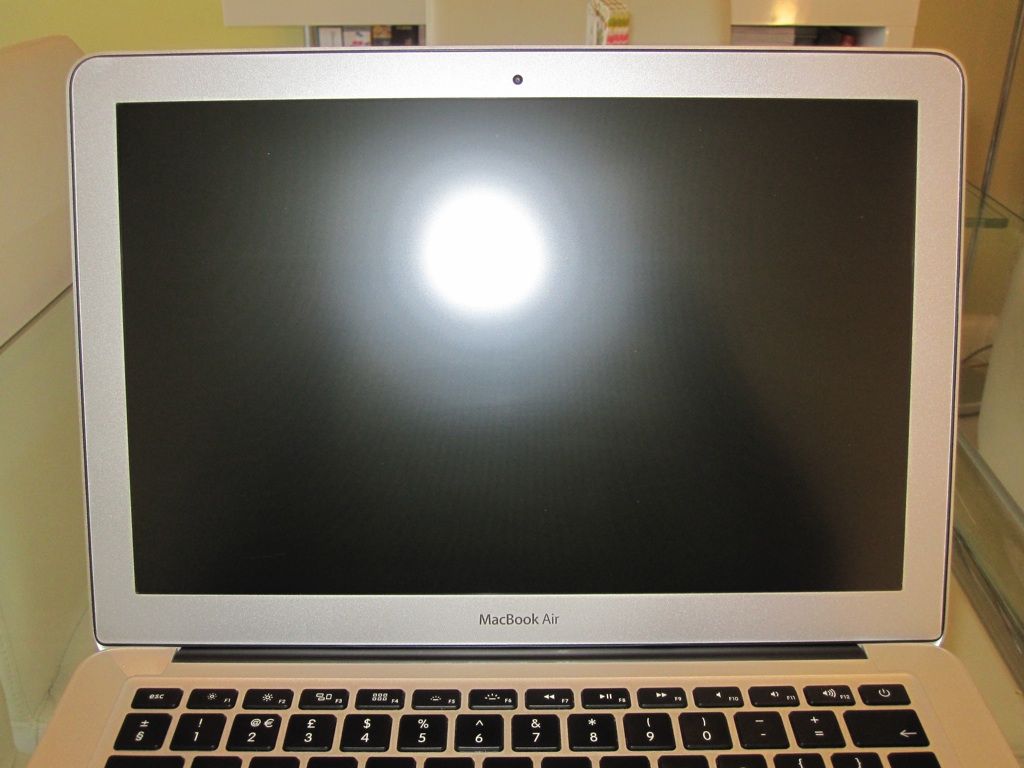 BOXED APPLE MACBOOK AIR 13.3 (Mid 2011) 1.8GHz i7 4GB 256GB 