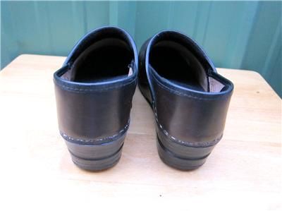 Sz 38 7 5 8 Sanita Maker of Dansko Professional Smooth Leather Clogs 