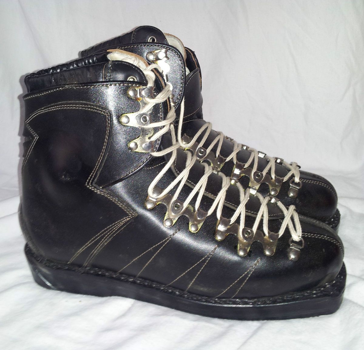 Vintage Echt Perlon Zwiegenaht Ski Boots 1960s Austria Zimmeran Aspen 