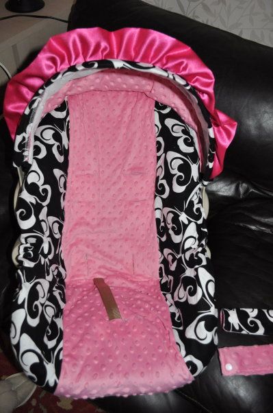GRACO INFANT CAR SEAT COVER BUTERFLY /PINK FITS MOST CAR SEAT