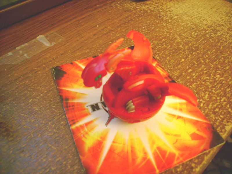 Bakugan Vestroia Red Pyrus Hyper Dragonoid 550G Drago