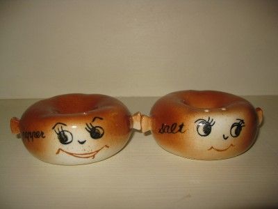 Vtg Happy Anthropomorphic~Bagels/Doughnuts~Salt & Pepper Shakers~Hol 