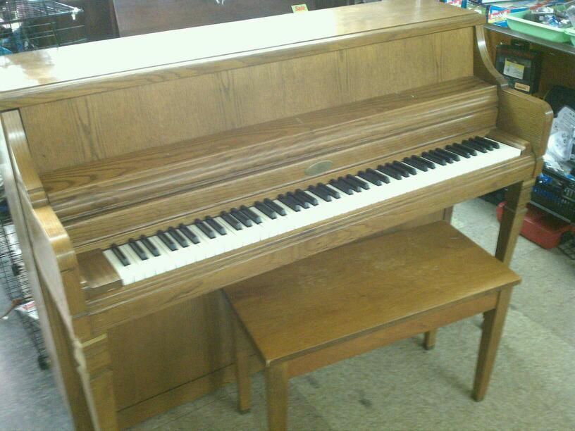 1979 oak wurlitzer console  275 00 or