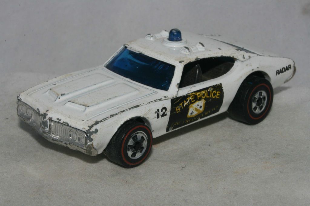 hot wheels redline olds 442 police cruiser blue light hk