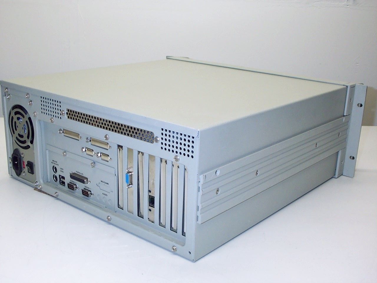 4U Rackmount Server Dual PIII 450MHz 256MB RAM 8GB HD