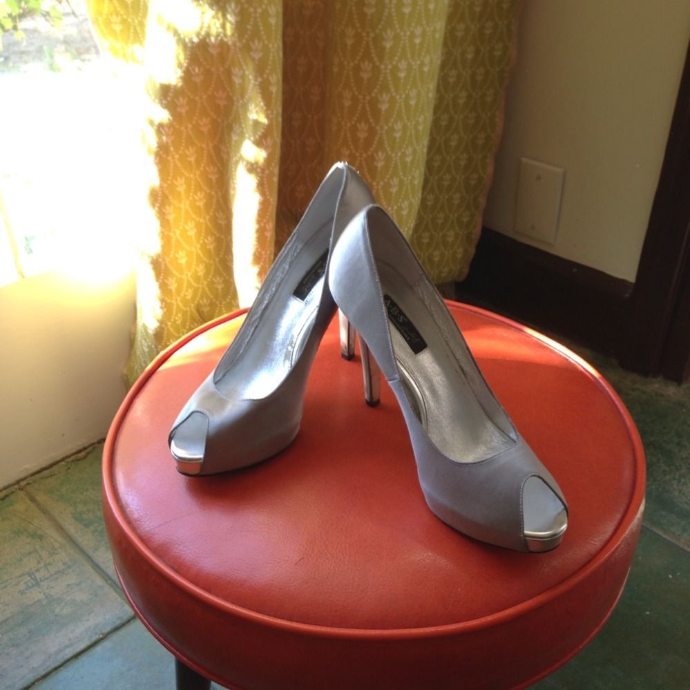 Designer Silver Satin Platform ABS Allen Schwartz High Heel Plantform 