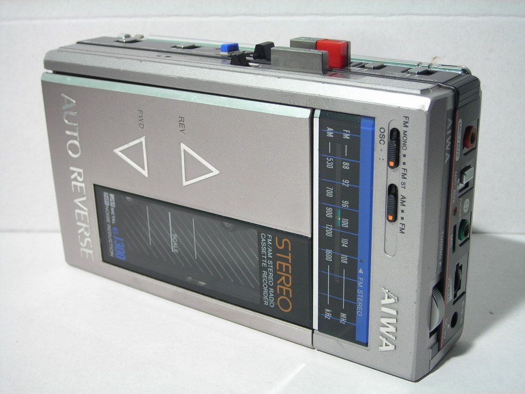   Vtg AIWA HS J300 HS J300 HS J 300 FM AM Radio Cassette Recorder Player
