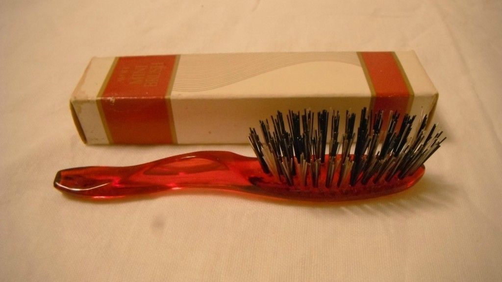 Vintage Avon Flair 6 Mini Purse Hair Brush Red