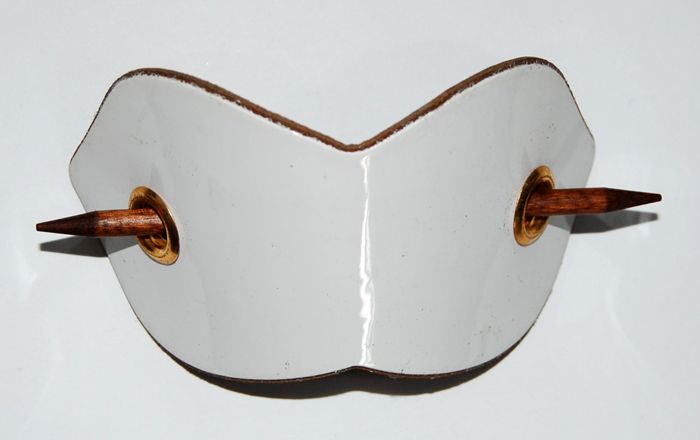 NEW OLD STOCK SUPER COOL VINTAGE WHITE PATENT LEATHER BARRETTE