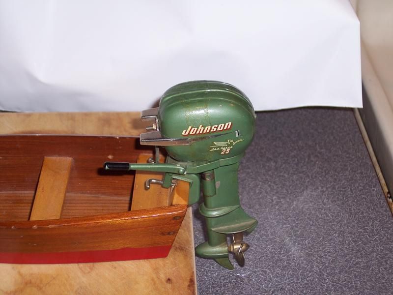 VINTAGE BATTERY OPERATED D.C. MOTOR OUTBOARD BOAT MOTOR , JAPAN