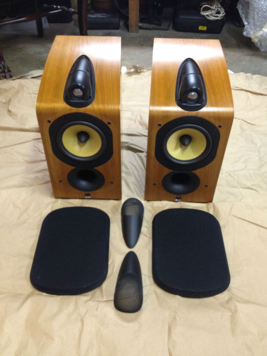  Bowers Wilkins 705 Speakers