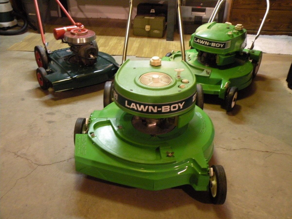  Vintage 1977 Lawn Boy Deluxe Mower