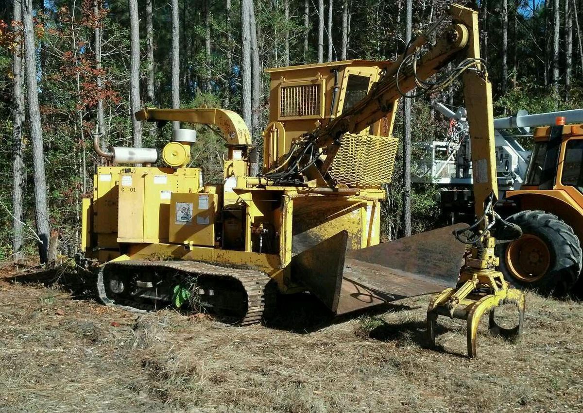 Bandit brush chipper in Construction