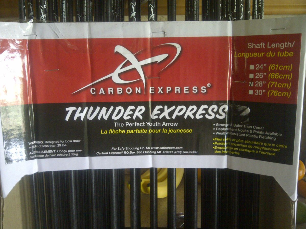 Carbon Express Thunder Express 28 Youth Arrows 24 Arrows New GO238 