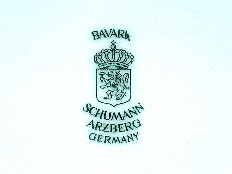 This auction is for a Beautiful Antique Schumann Arzberg Germany 