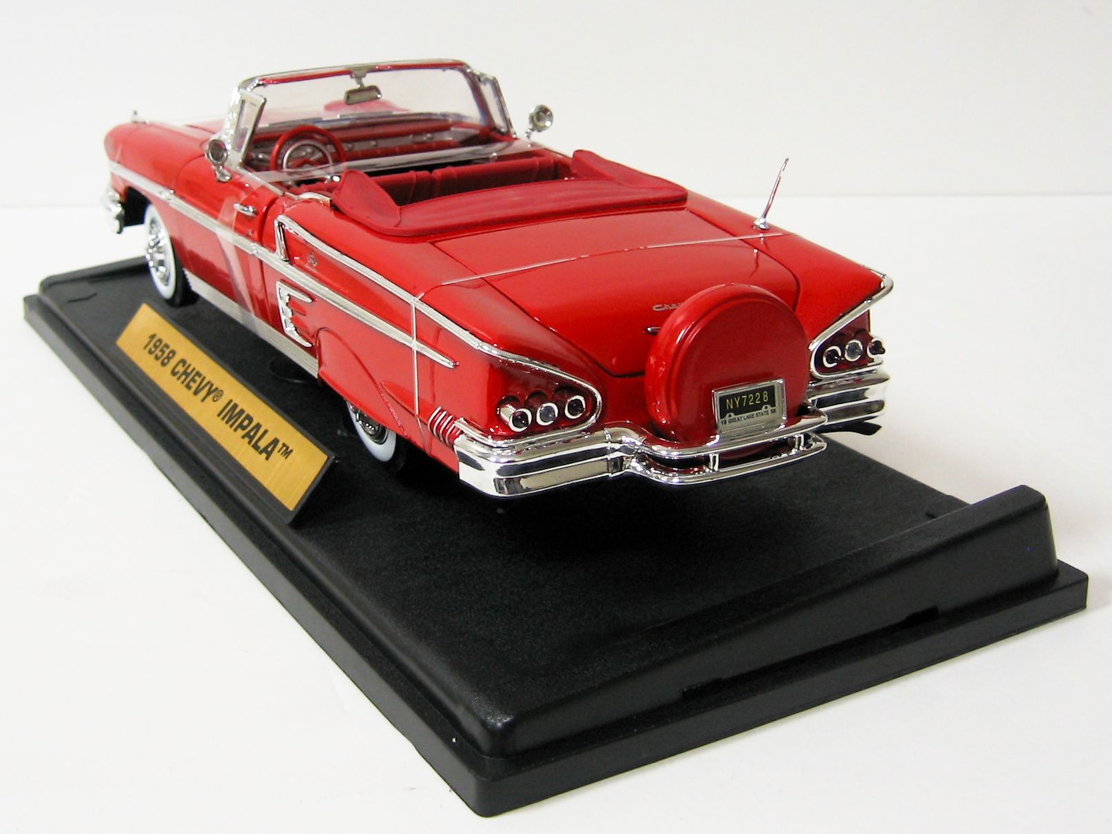 1958 Chevrolet Impala Diecast Model Car   Red 118 Scale Motormax