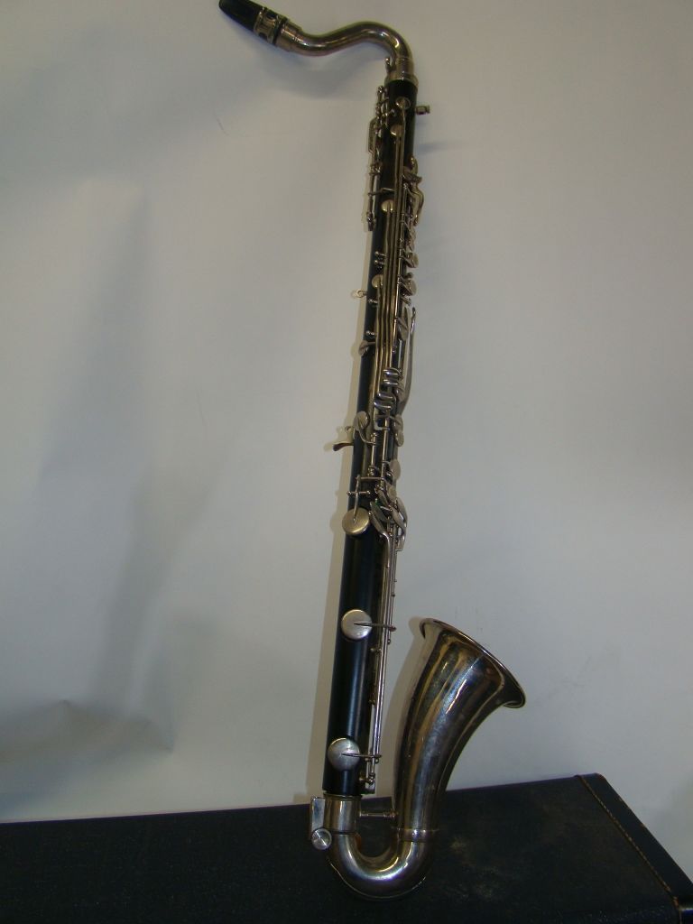 Selmer Bundy Resonite Bass Clarinet w Hard Case 