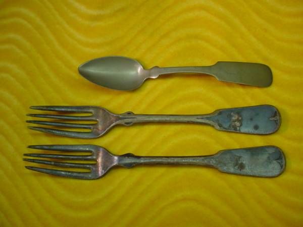 Antique Collectible Fiddle C C Co Spoon and Reed Barton Forks