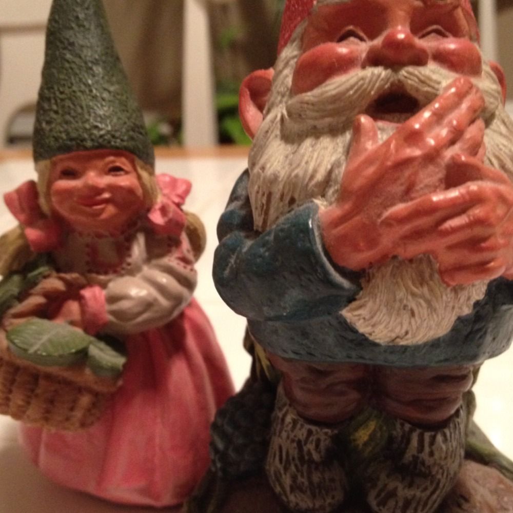 Enesco Gnomes 1993 Willie and Columbina