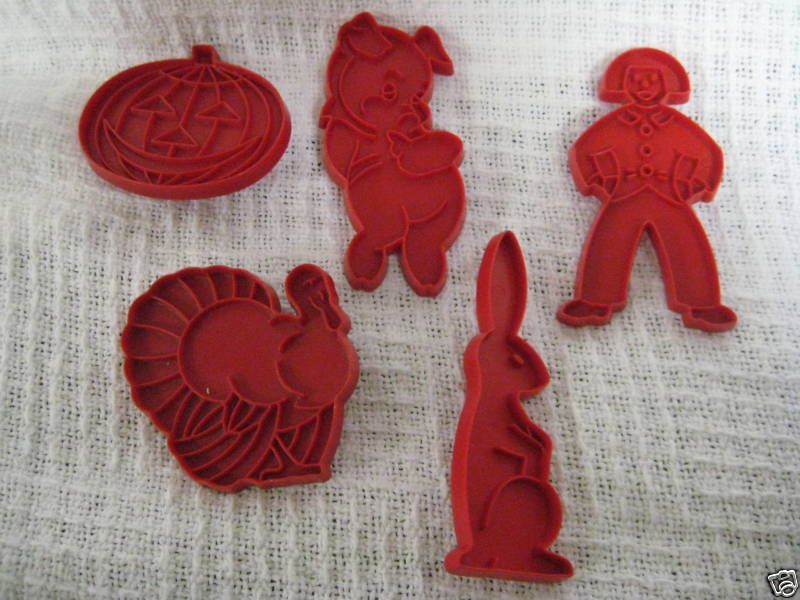 Lot of 5 Vintage Tupperware Cookie Cutters Pig Turkey