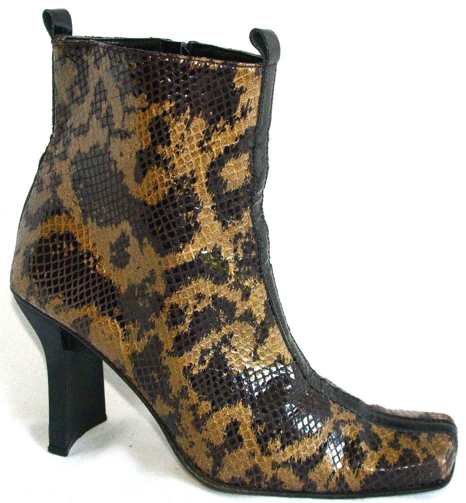 Coup DEtat Killer Faux Snakeskin Sz 6 Funky Heel Patent Trim Square