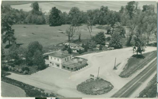 Wi Roadside Cafe Nea de Pere C 1950 RP Postcard