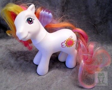 Sunny Daze V 2006 My Little Pony Best Friends G3 White with Glitter