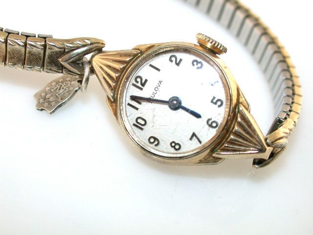  LADIES WRISTWATCH MADE BY BULOVA. THE WATCH WINDS BY DOE NOT RUN