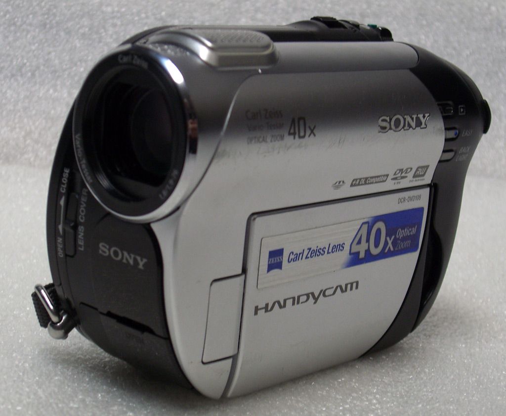 Sony DCR DVD108 Digital DVD Camcorder Video Recorder 60 Days Warranty