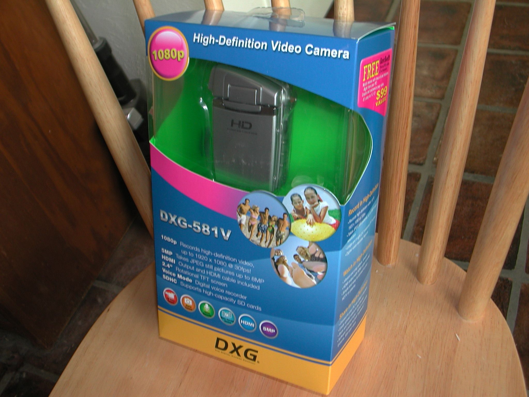 DXG DXG 581V HD 1080p Digital Portable Camcorder 5 MP