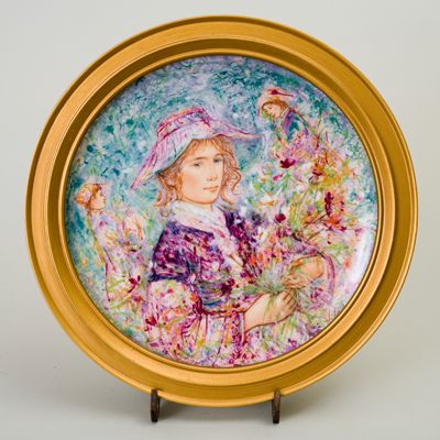 Edna Hibel Museum of Art Plate Flower Girl of Provence