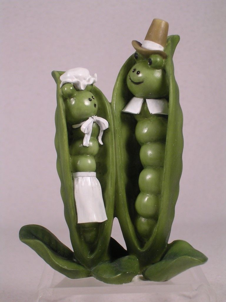 Enesco Home Grown Pea Pod Caterpiller Pilgrims NIB