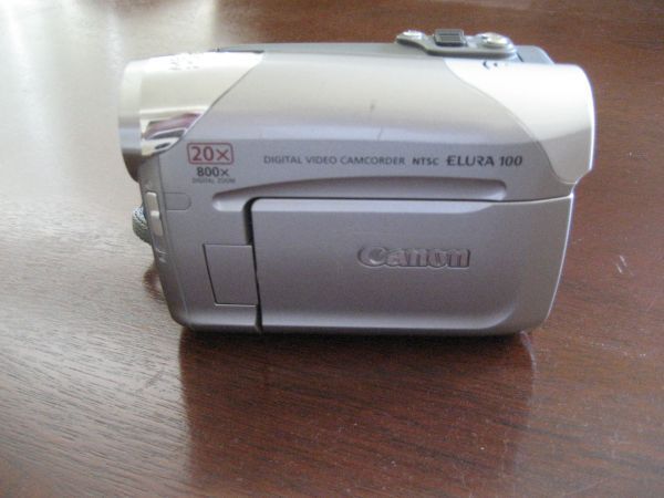  Canon Elura 100 Camcorder Silver