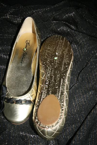 Brand New Size 10 M Beverly Feldman Gold Ballet Flat Shoes