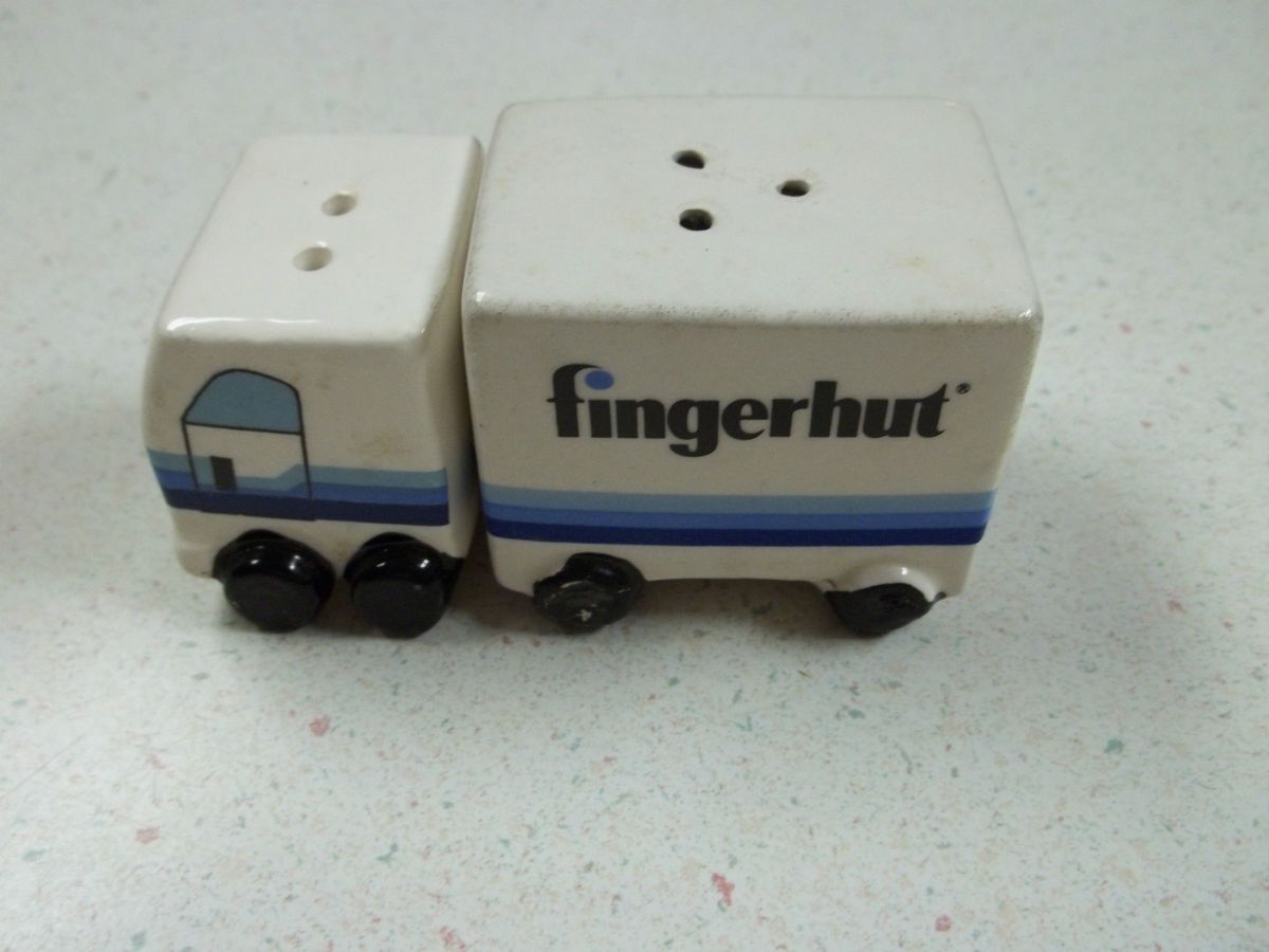 FINGERHUT DELIVERY TRUCK SALT AND PEPPER SHAKERS SET VINTAGE