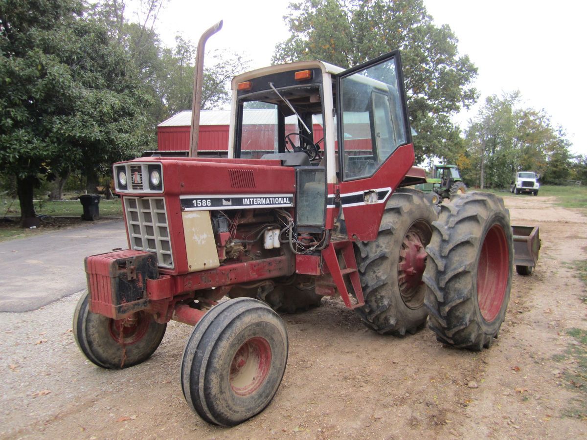  International 1586 Farm Tractor