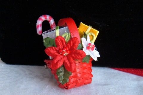  Christmas Wish Basket Pin Wicker Poinsettia Candy Cane Avon NIB Mint
