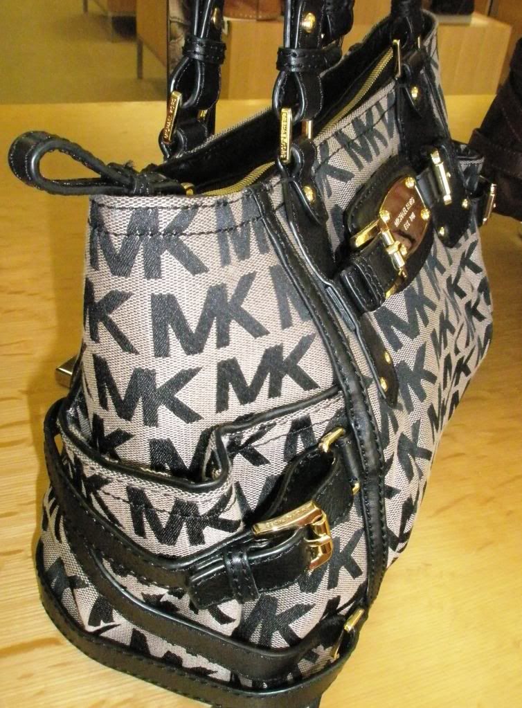 Michael Kors Gansevoort LG Satchel Handbag MK Sig Black