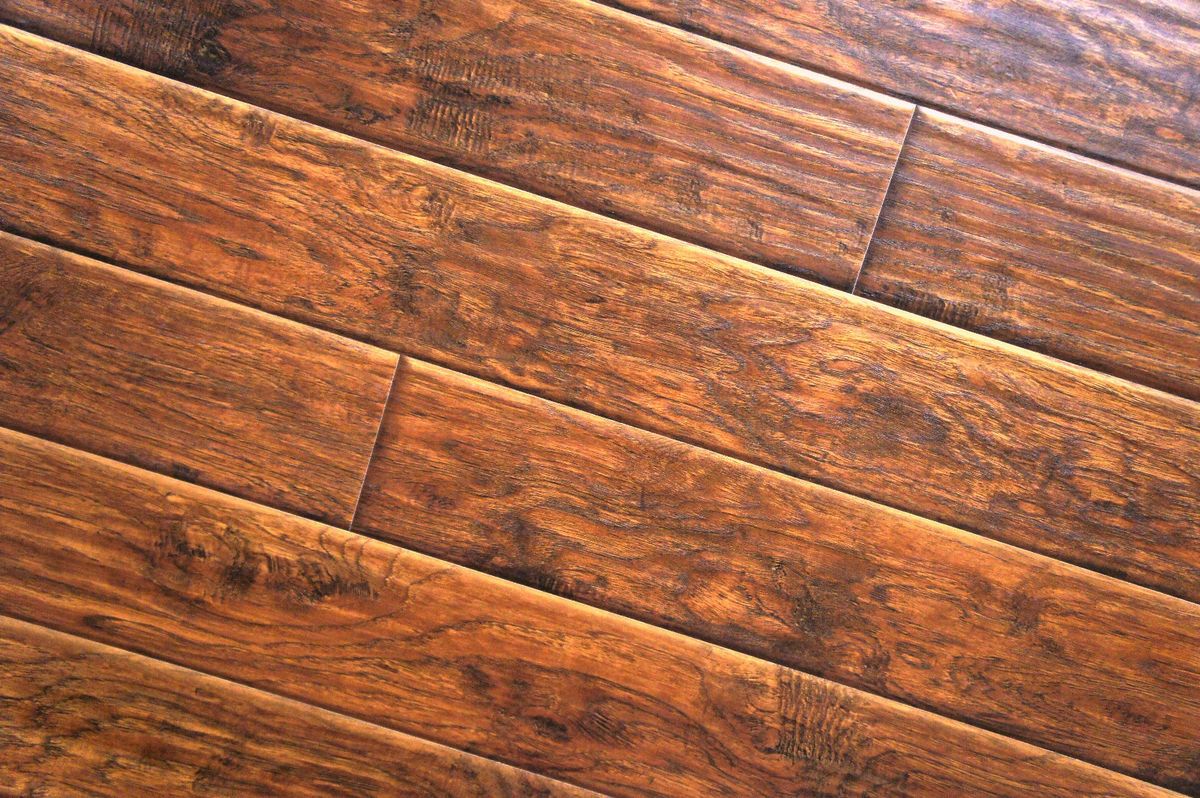 12mm Click Locking Laminate Flooring Embossed Handscraped Distressed