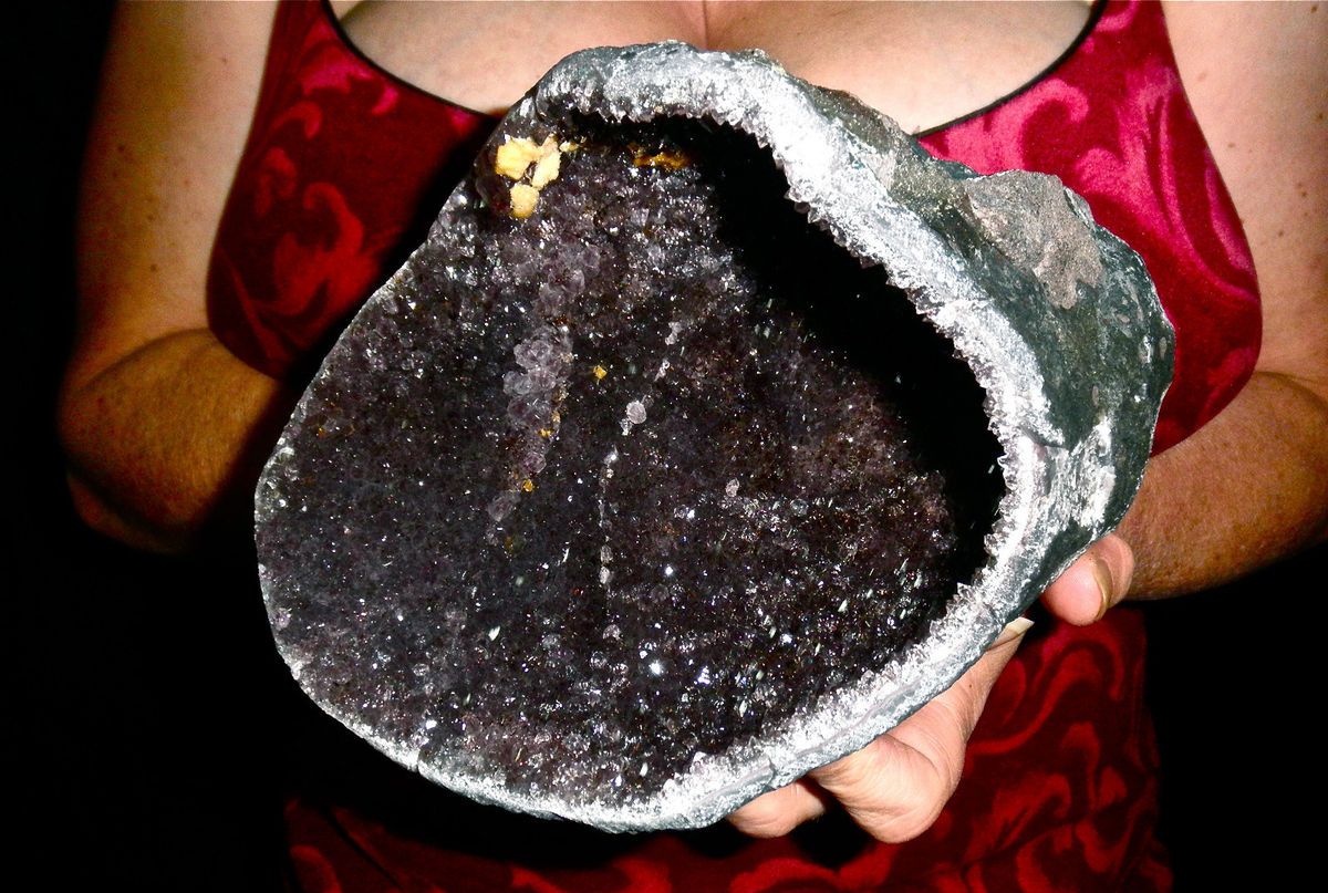 BIG 2 lb AMETHYST GEODE HEAD CRYSTAL reiki healing PURPLE CRYSTALS