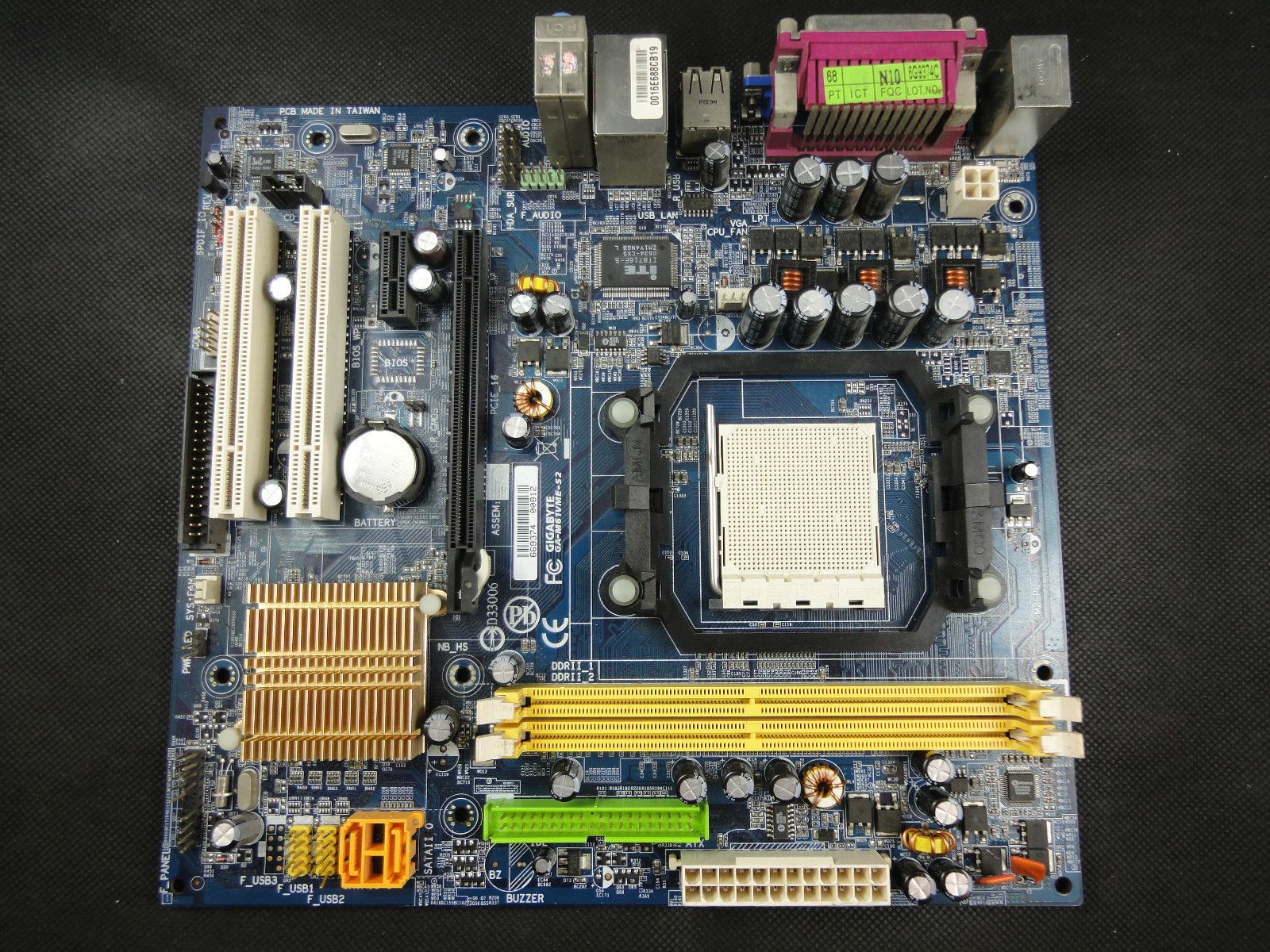 Gigabyte GA M61VME S2 GeForce 6100 nForce 400 DDR2 AMD Motherboard