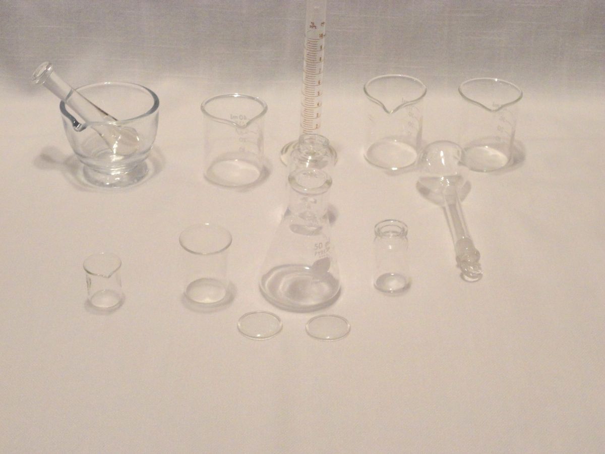 Chemistry Lab Glassware 12 Assorted
