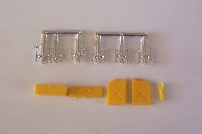  Gas Can Extingusher AMT 1 25 Meister Brau Model Diorama Parts