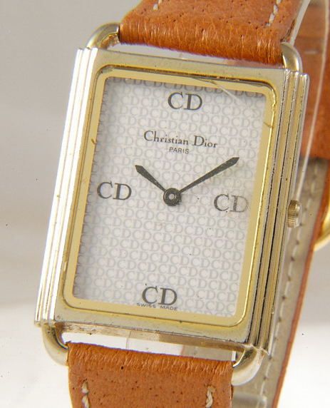 Lovely Christian Dior Paris Gold Plated Quartz Ladies Watch Creacked
